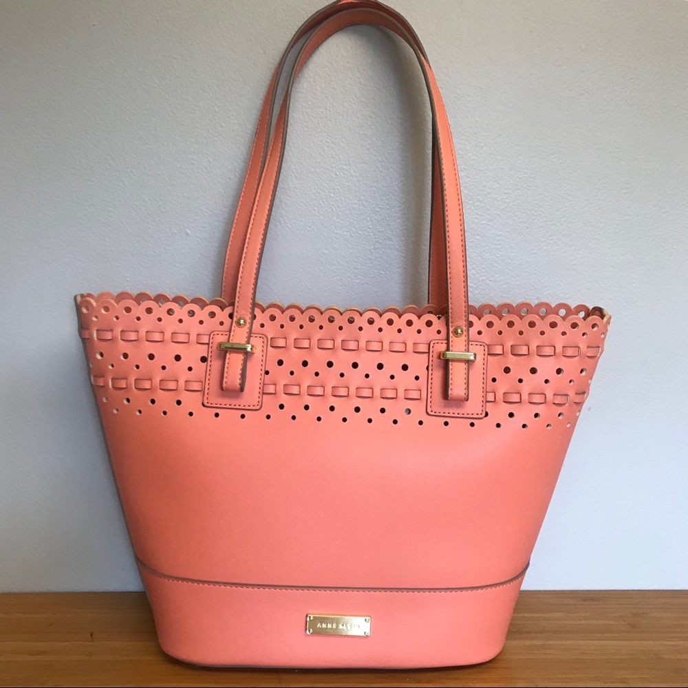 Pink bucket bag